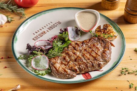 Стейк из cвинoй шеи