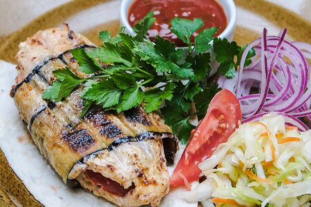 Куриная грудка в баклажане