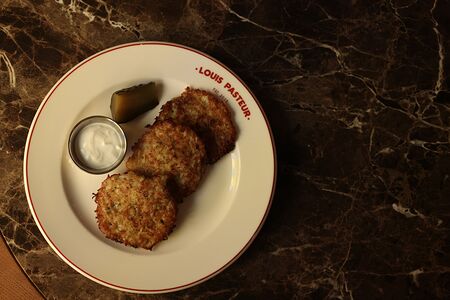 Драники со сметаной