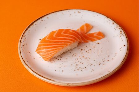 Суши Сяке с лососем