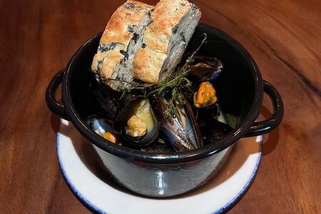 Мидии на белом вине со сливками