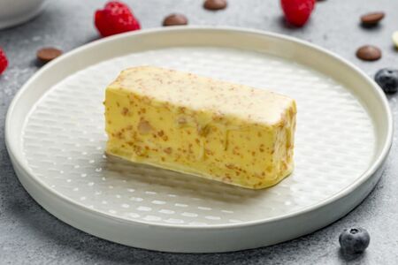 Экзотик-мусс манго-маракуйя с белым шоколадом