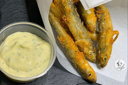 Мойва, жаренная до хрустящей корочки