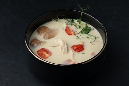 Суп Том Ям Кай с куриным филе