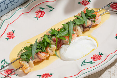 Сувлаки из морепродуктов