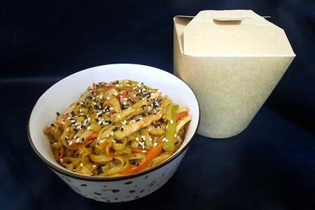 Удон со свининой