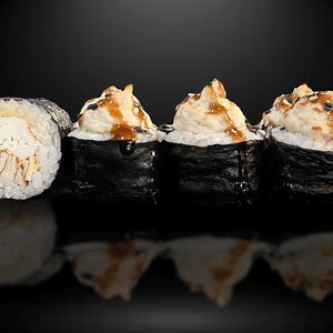 Запечённый с крабом и сливочным угрем