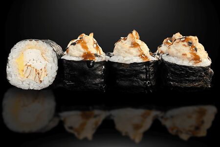 Запечённый с крабом и сливочным угрем