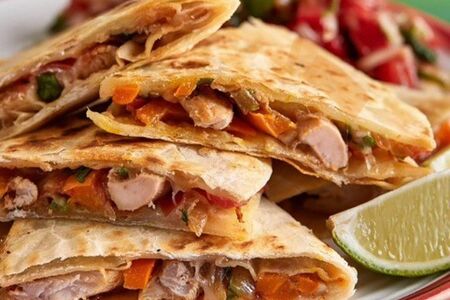 Кесадилья с беконом