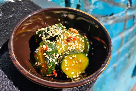 Битые хрустящие огурцы