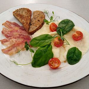 Омлет с беконом