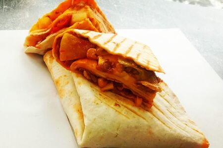 Конверт с мясом острый