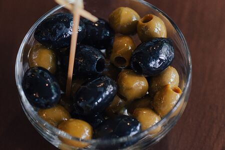 Микс из оливок и маслин