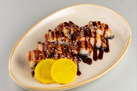 Сашими из копченого угря под соусом унаги