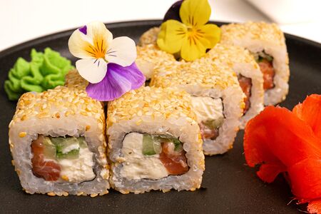 Ролл сливочный с лососем