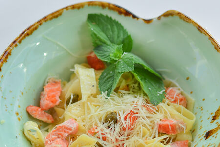 Феттуччине с лососем