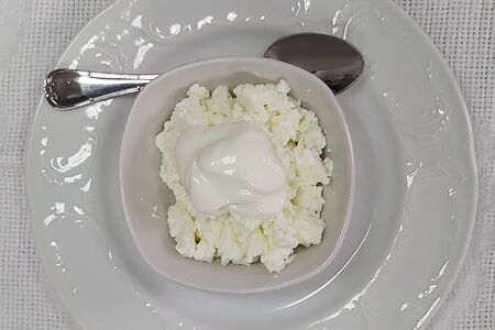 Творог со сметаной