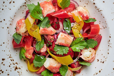 Каталонский салат с крабом