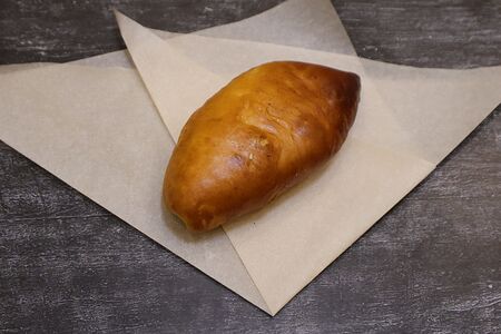 Пирожок с капустой