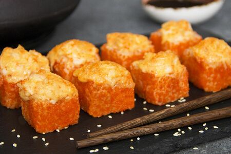 Ролл Вулкан с креветкой