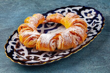 Булочка с персиком