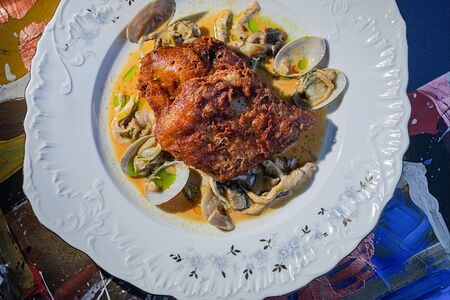 Огненный окунь с вонголе