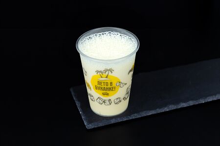 Молочный коктейль Манго-маракуйя