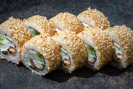 Ролл Унаги-спешл маки