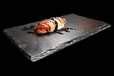 Суши с угрём