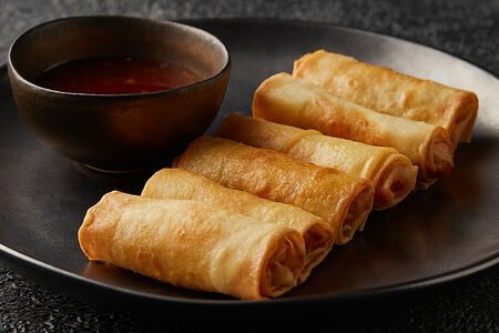 Спринг-ролл с лососем