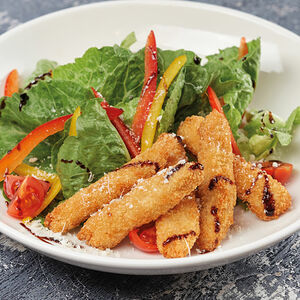 Салат с курицей Панко с бальзамической заправкой