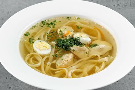 Куриный бульон с домашней лапшой