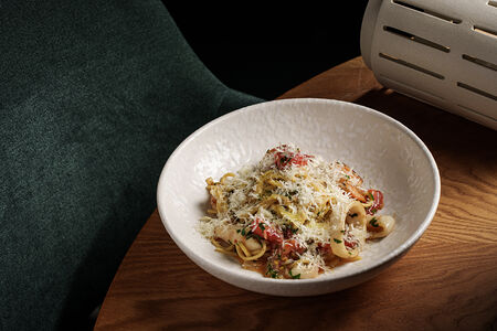 Паста с креветками и кальмаром