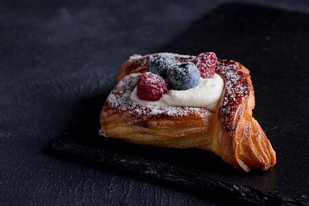 Даниш с ягодами