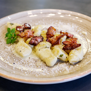 Ньокки панчетта