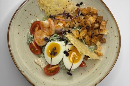 Цезарь с креветками 