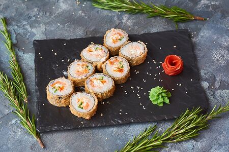 Темпура ролл с лососем