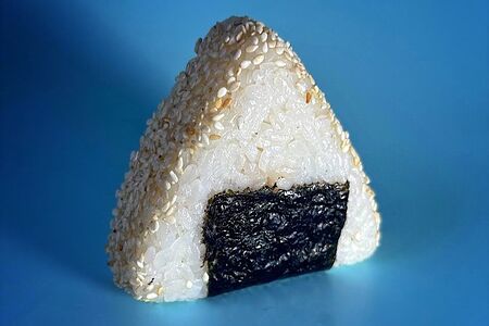 Онигири с креветкой