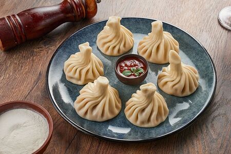 Хинкали с креветками и молодым цукини