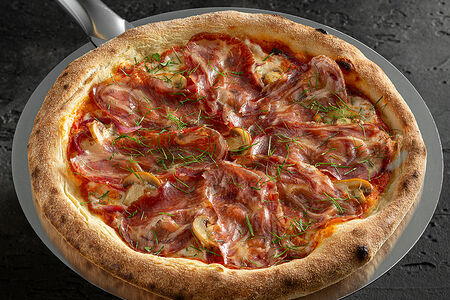 Пицца с сыровяленой капоколло