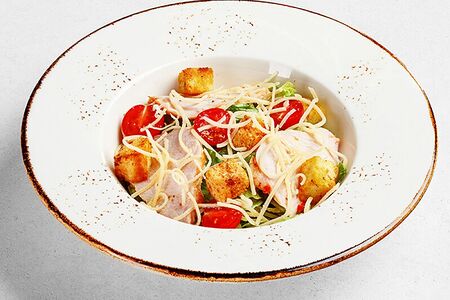 Салат Цезарь с курицей
