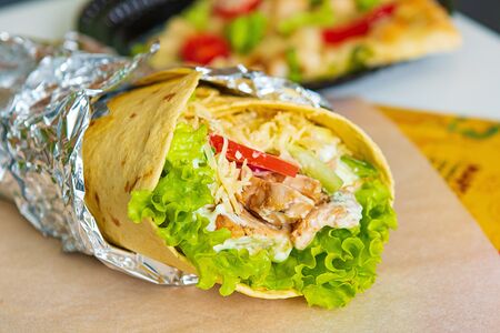 Шаурма в тортилье большая