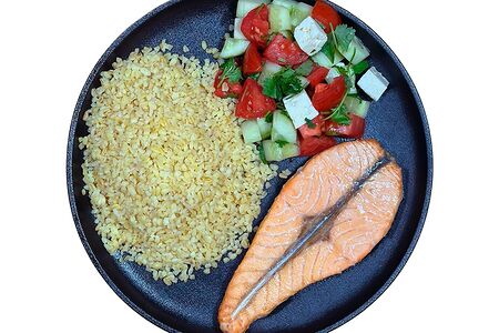 Стейк из лосося с булгуром
