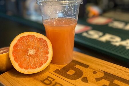 Грейпфруктовый свежевыжатый сок 300мл