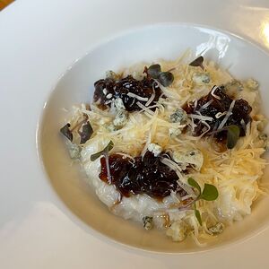 Ризотто с луковым конфитюром и сыром дор блю