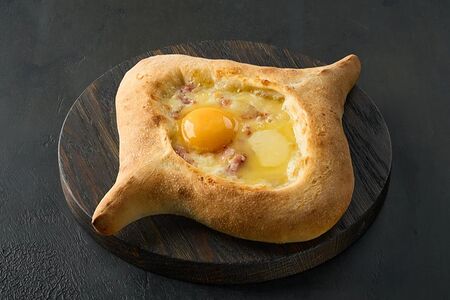 Хачапури по-аджарски Карбонара 