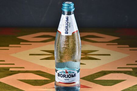 Вода Borjomi газированная