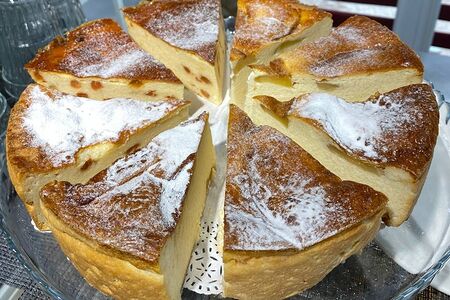 Запеканка творожная с яблоком и корицей