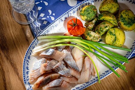 Пряная селедочка с запеченным картофелем