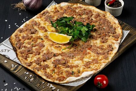 Лахмаджун с мясом 